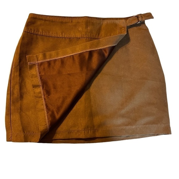 Hollister mock wrap mini skirt size 3 - Picture 3 of 8